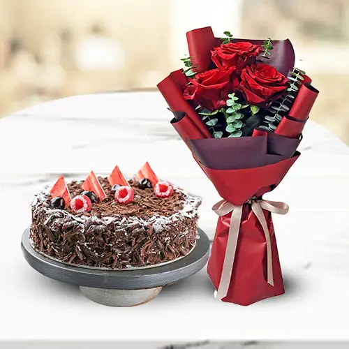 Love in Heart Shape Cake Online - IndiaGiftsKart