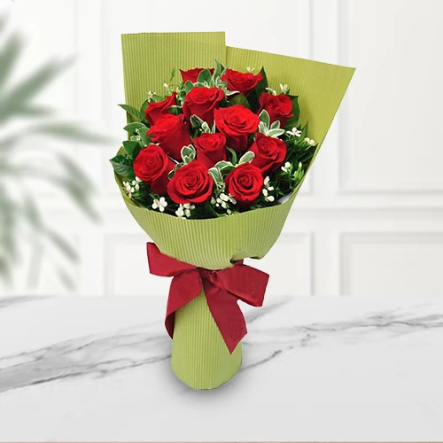 Mesmerizing Bouquet of Red Roses