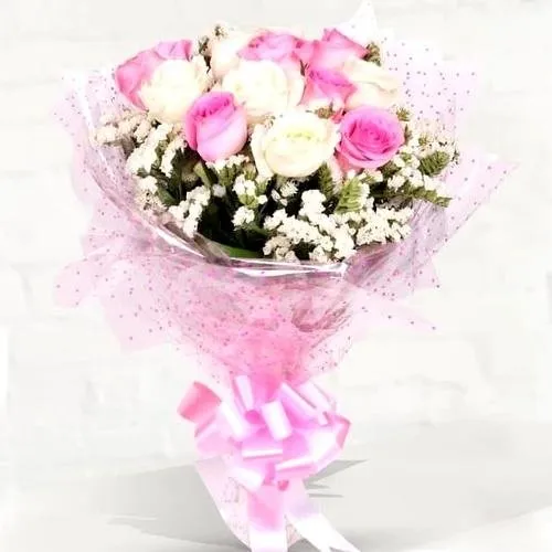 Sending Lovely Pink and White Roses Bunch Online 