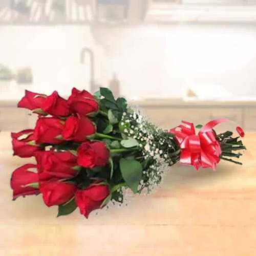 Send Luxury Bouquet of Red Roses