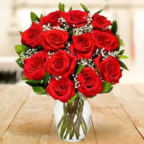 Order Red Roses Bunch in a Glass Vase