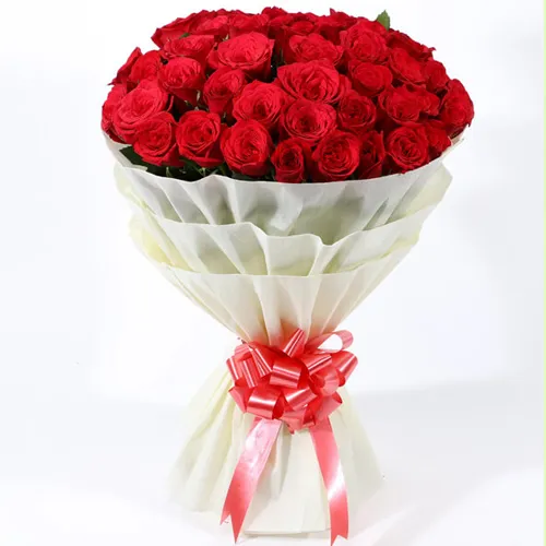 Clustered Sentimental Surprise Premium Bouquet of Dutch Roses