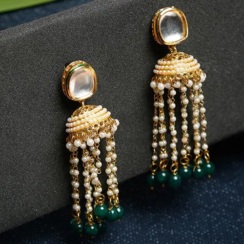 Pretty Kundan Earrings