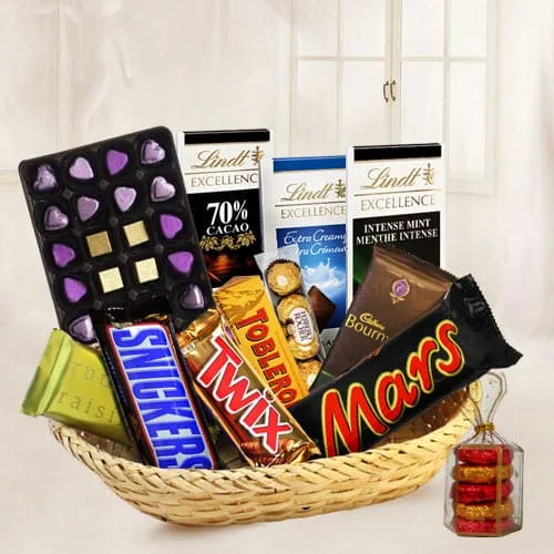 Exclusive Chocolates Lovers Gift Box – Chocolate Delivery Online
